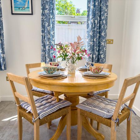 Silks Sails Harbourside Holiday Cottage Weymouth Exterior photo